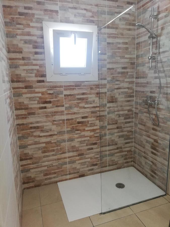 Apartamento Loft, Jardin Y Piscina Privada Romanya de la Selva Bagian luar foto
