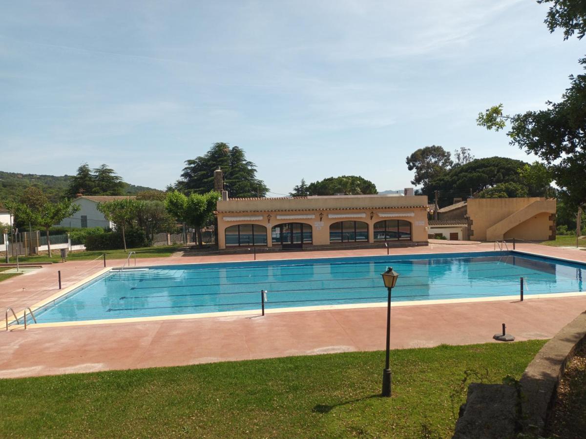 Apartamento Loft, Jardin Y Piscina Privada Romanya de la Selva Bagian luar foto