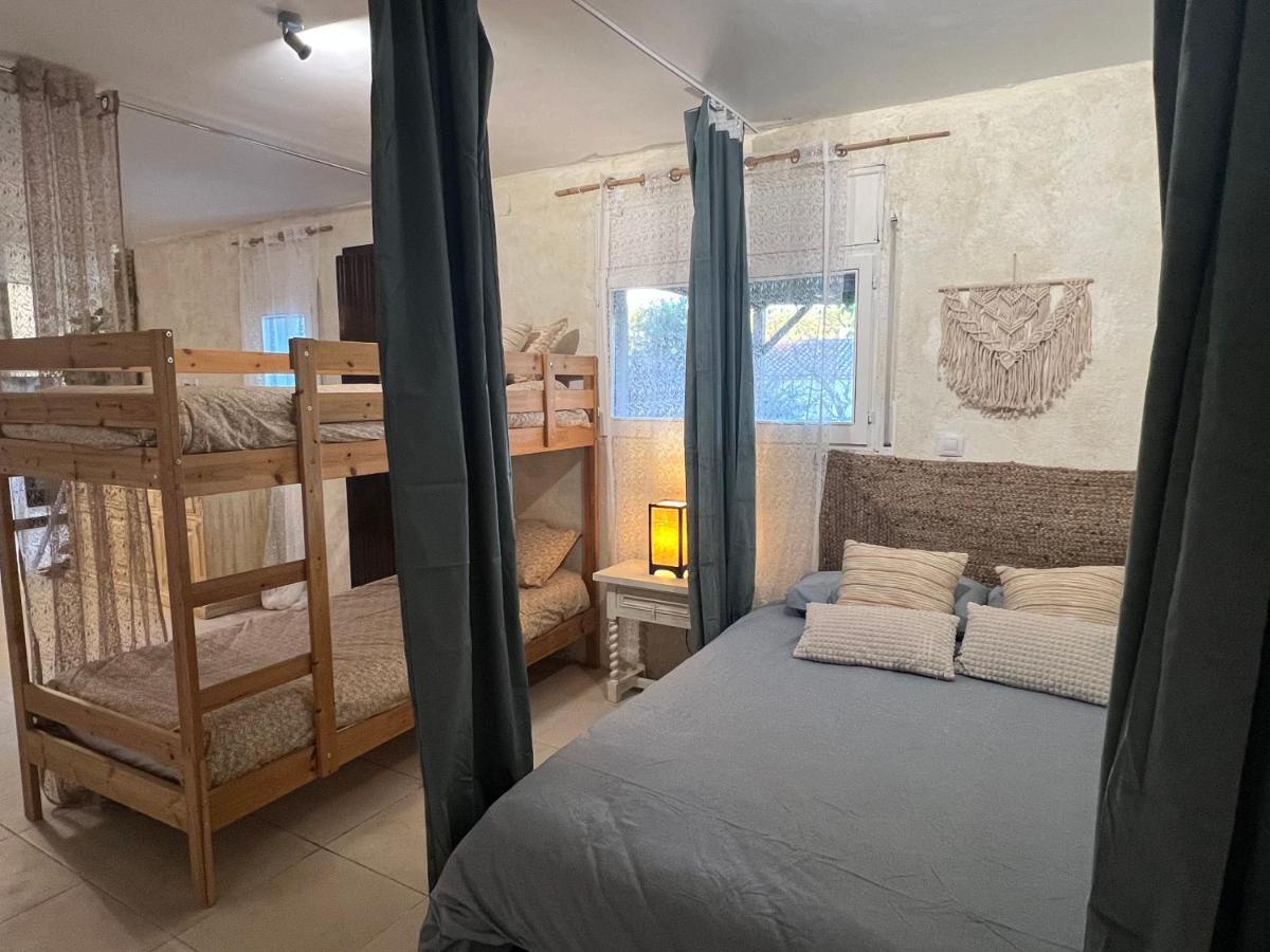 Apartamento Loft, Jardin Y Piscina Privada Romanya de la Selva Bagian luar foto