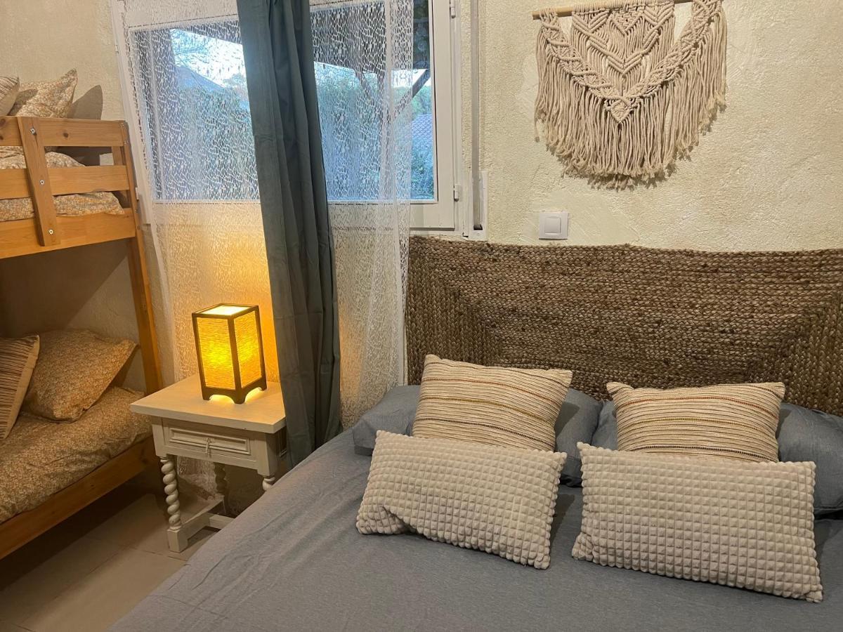 Apartamento Loft, Jardin Y Piscina Privada Romanya de la Selva Bagian luar foto