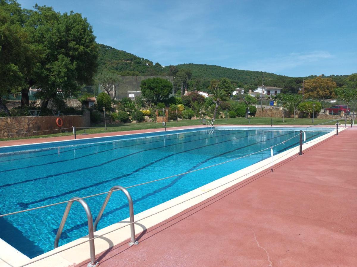 Apartamento Loft, Jardin Y Piscina Privada Romanya de la Selva Bagian luar foto