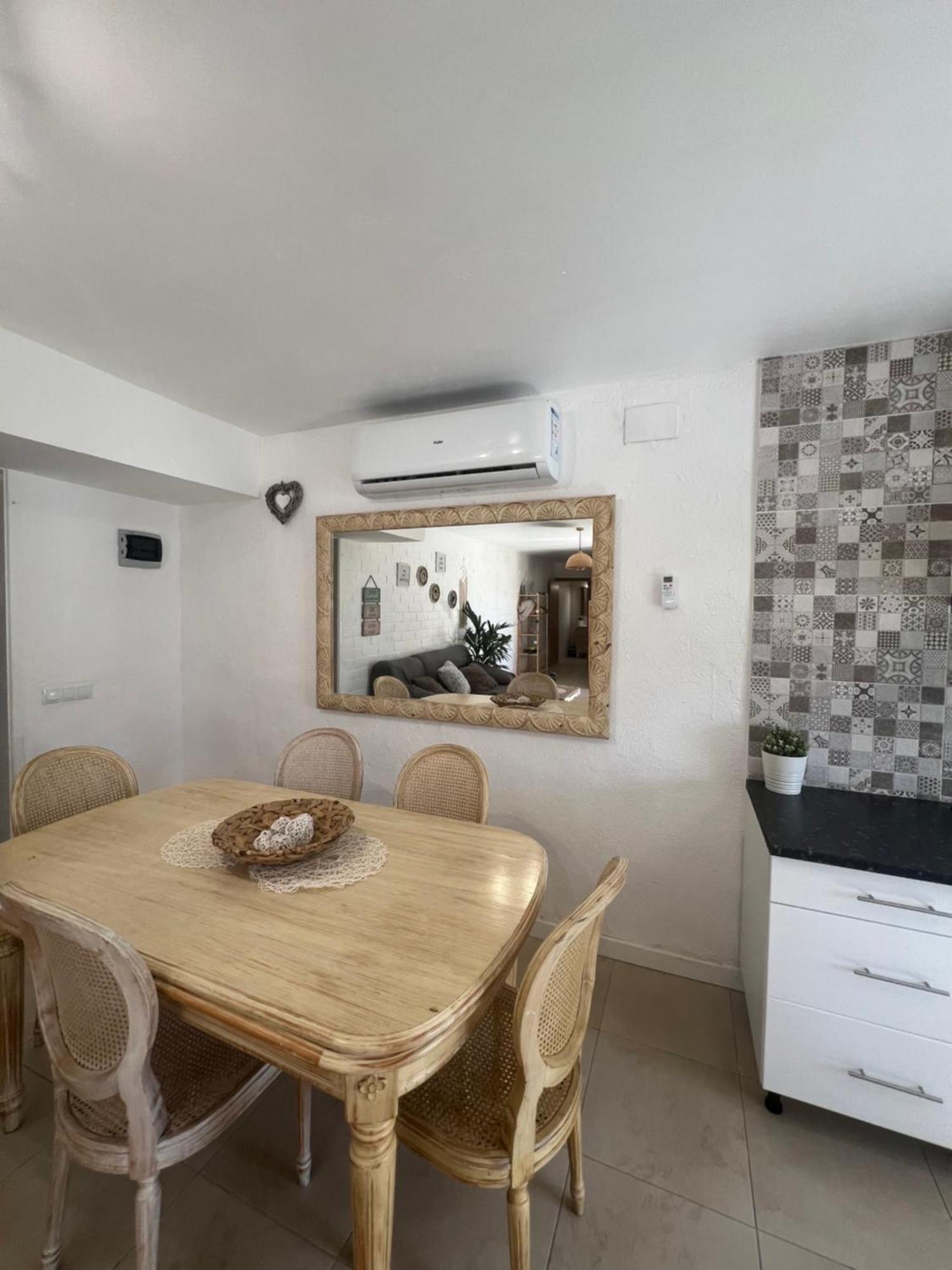 Apartamento Loft, Jardin Y Piscina Privada Romanya de la Selva Bagian luar foto