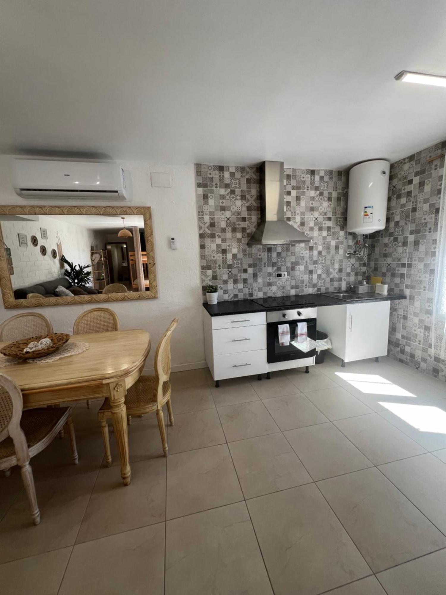 Apartamento Loft, Jardin Y Piscina Privada Romanya de la Selva Bagian luar foto