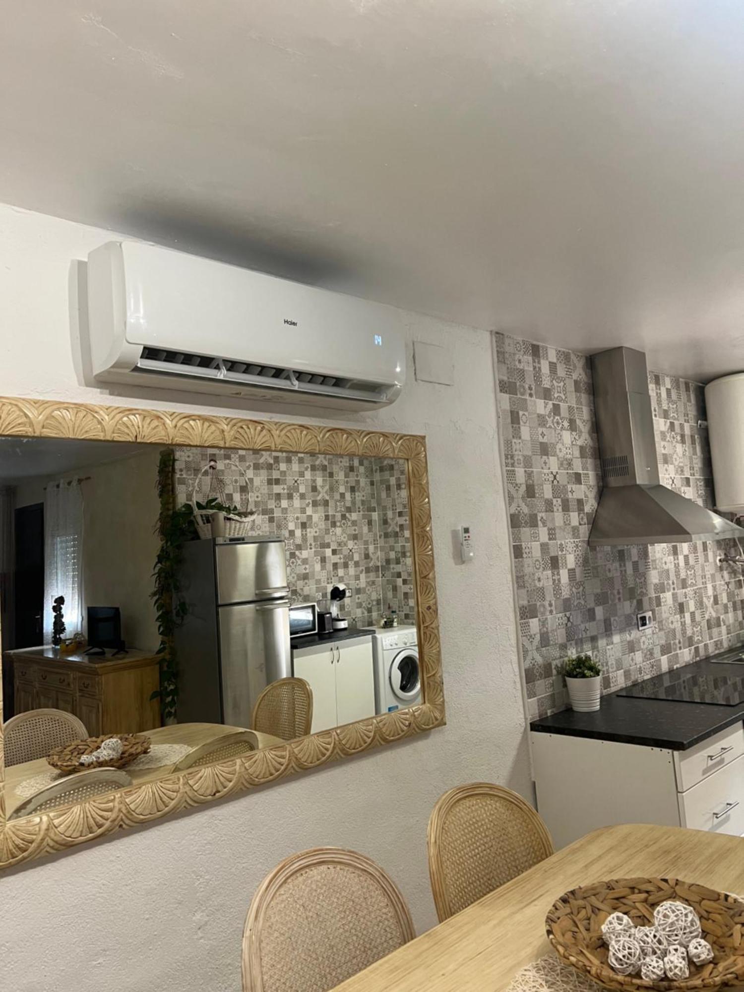 Apartamento Loft, Jardin Y Piscina Privada Romanya de la Selva Bagian luar foto