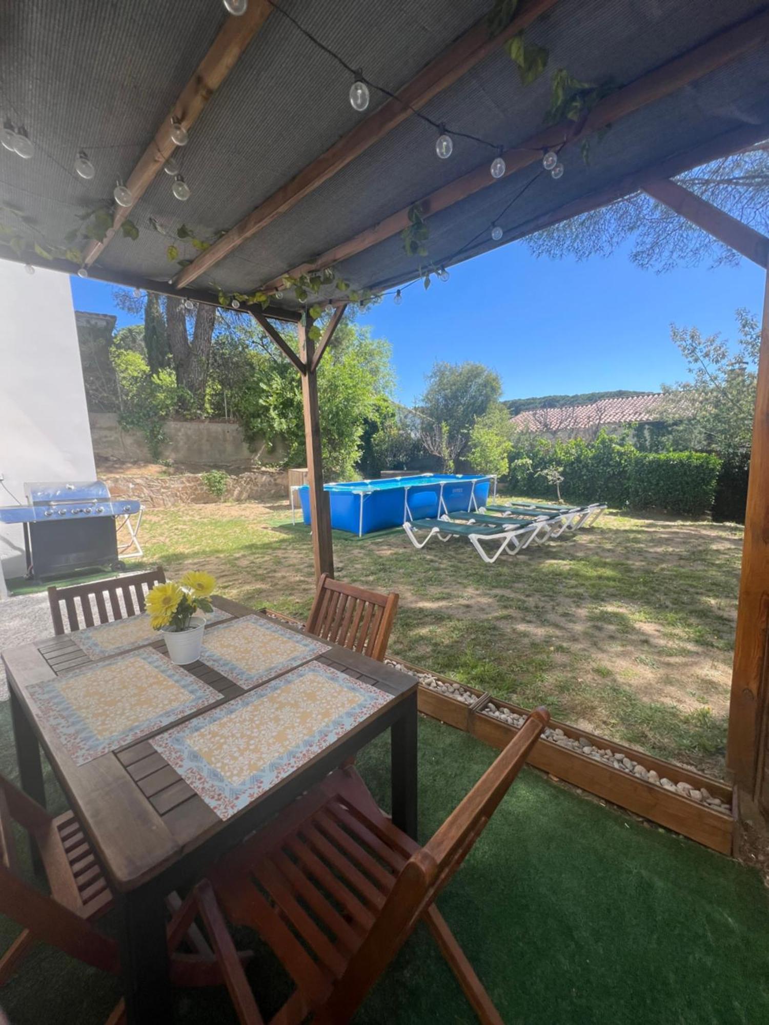 Apartamento Loft, Jardin Y Piscina Privada Romanya de la Selva Bagian luar foto