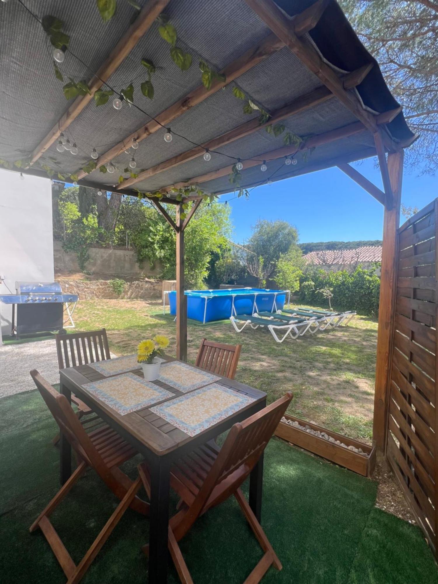 Apartamento Loft, Jardin Y Piscina Privada Romanya de la Selva Bagian luar foto