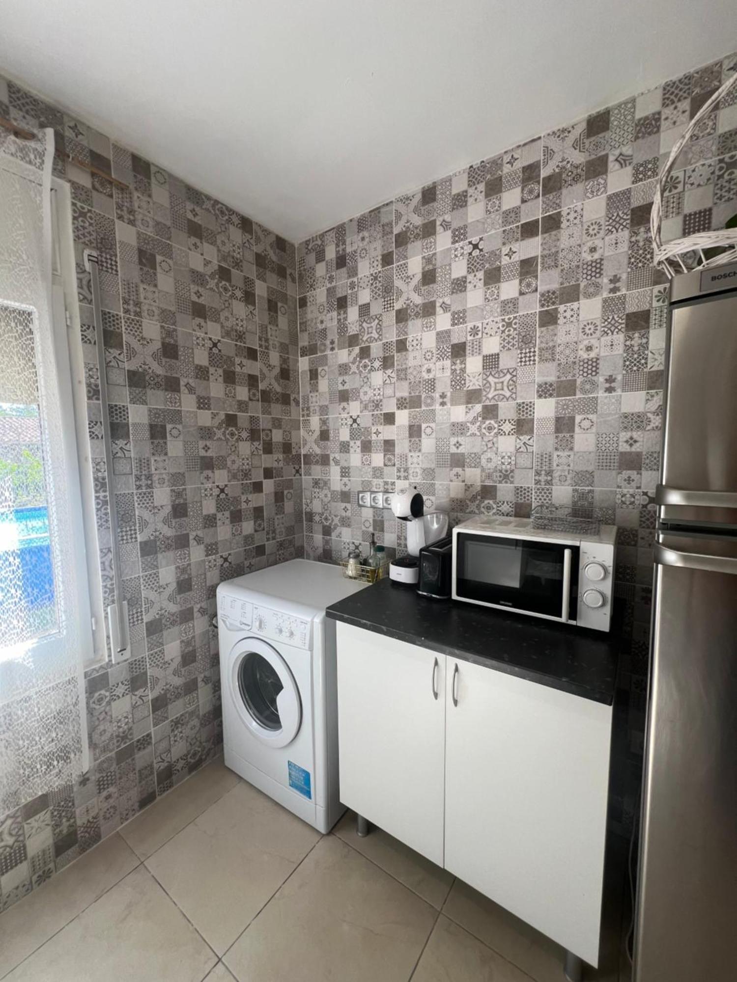 Apartamento Loft, Jardin Y Piscina Privada Romanya de la Selva Bagian luar foto