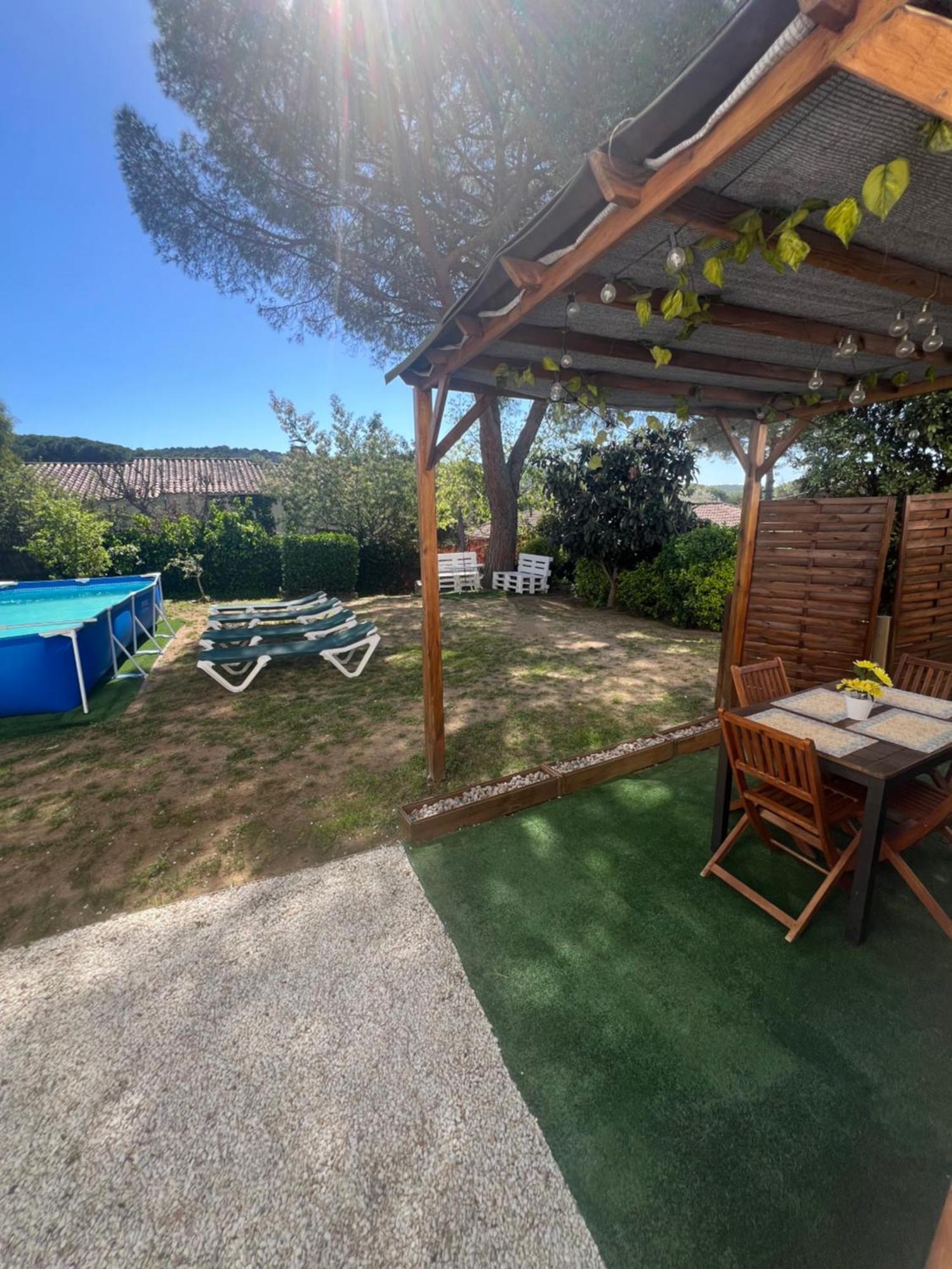 Apartamento Loft, Jardin Y Piscina Privada Romanya de la Selva Bagian luar foto